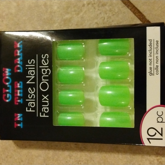 GlowInTheDark nails - Picture 1 of 7